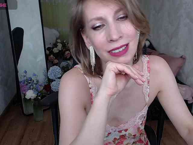 KirstenDesire webcam