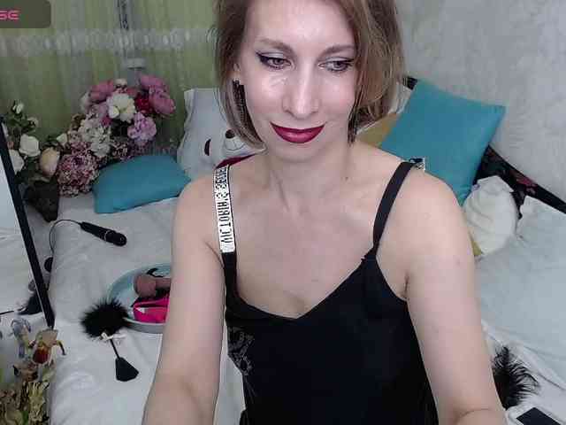 KirstenDesire webcam