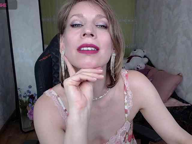 KirstenDesire webcam