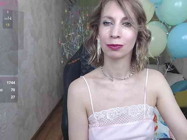 KirstenDesire webcam