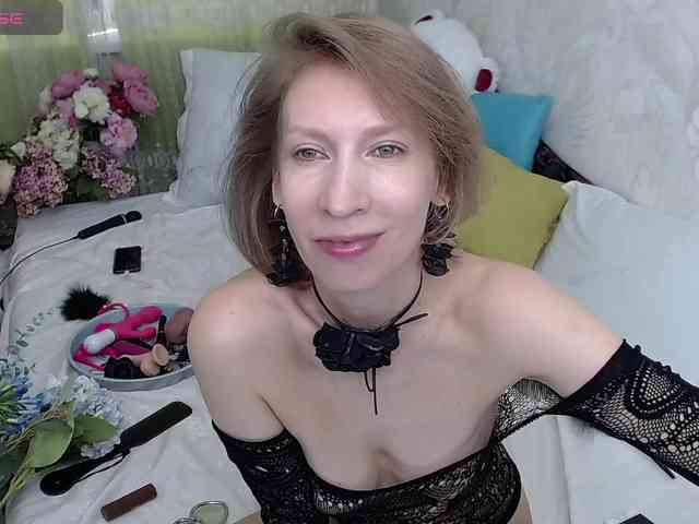KirstenDesire webcam