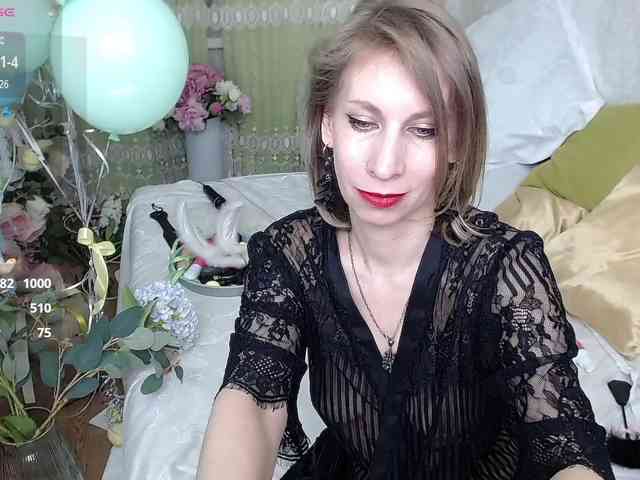 KirstenDesire webcam