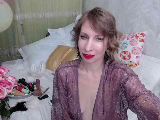 KirstenDesire webcam