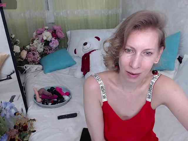 KirstenDesire webcam