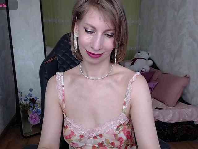 KirstenDesire webcam