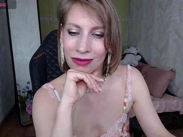 KirstenDesire webcam