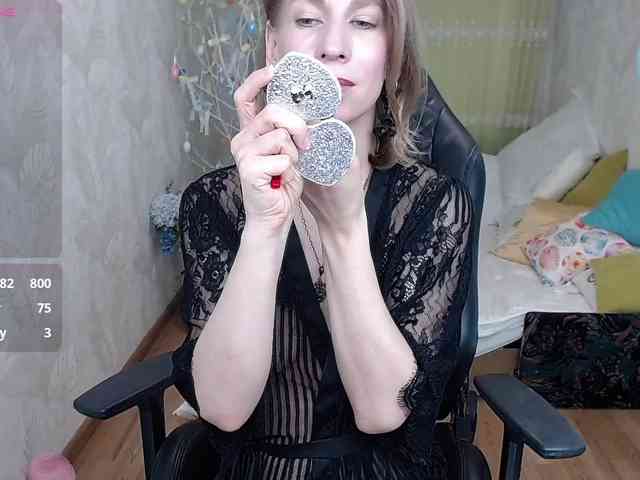 KirstenDesire webcam