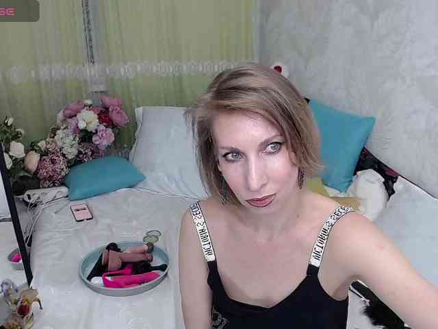 KirstenDesire webcam