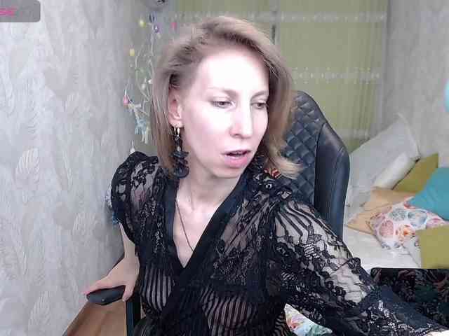 KirstenDesire webcam