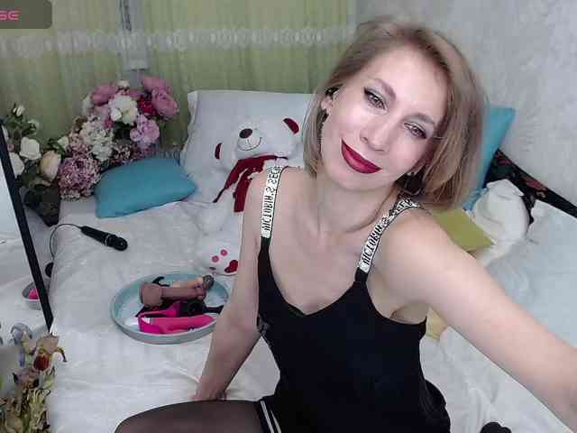 KirstenDesire webcam