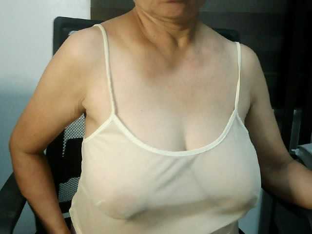 melon2love4u live webcam show