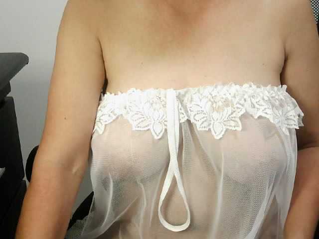 melon2love4u live cam on BongaCams