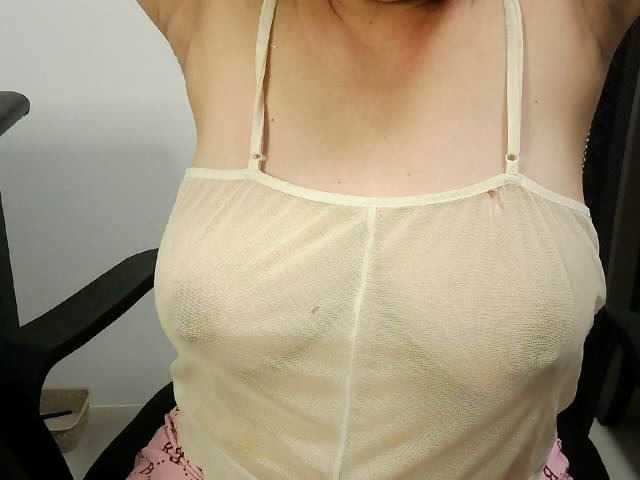 melon2love4u live cam on BongaCams