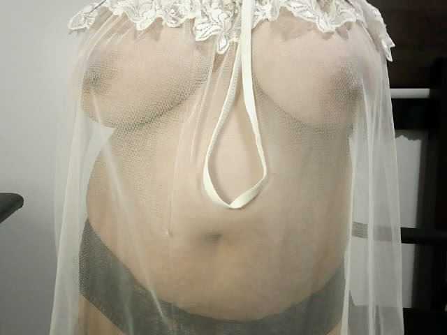 melon2love4u live cam on BongaCams