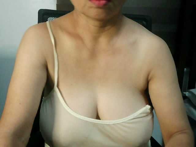 melon2love4u live webcam show