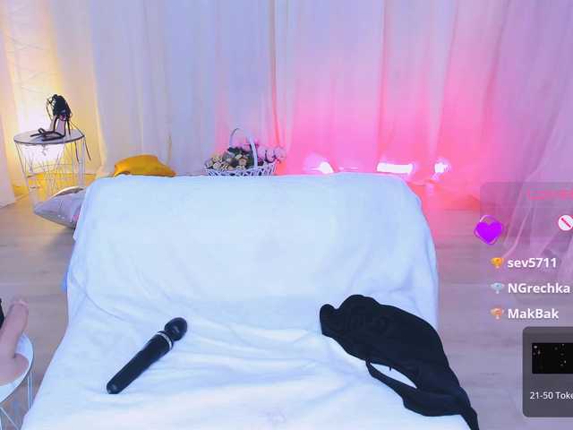 CharlinneSi live webcam show