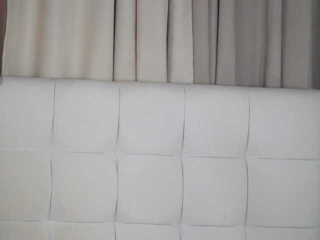 Vikki100500 live cam on BongaCams