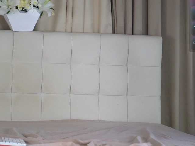 Vikki100500 live cam