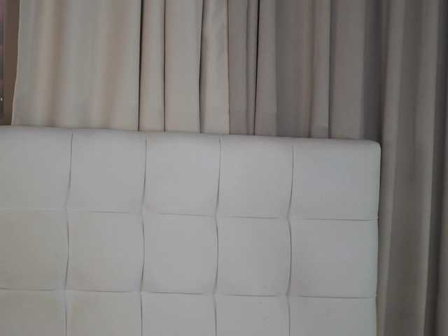Vikki100500 live cam on BongaCams