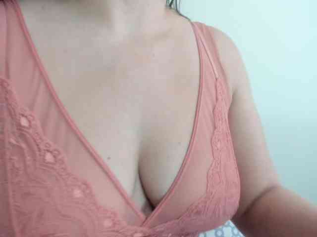 Nudees webcam