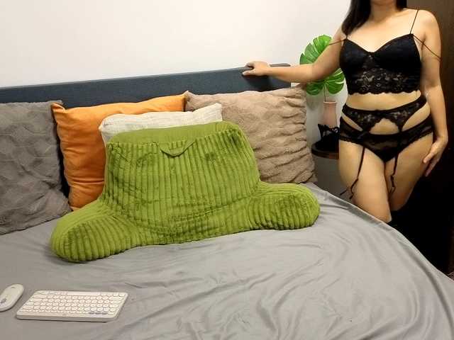 1sweetasian live cam on BongaCams