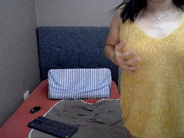 1sweetasian live cam on BongaCams