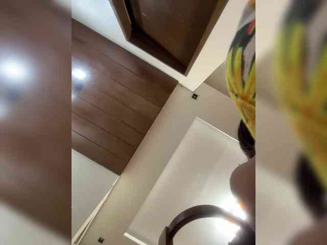 supreelea webcam