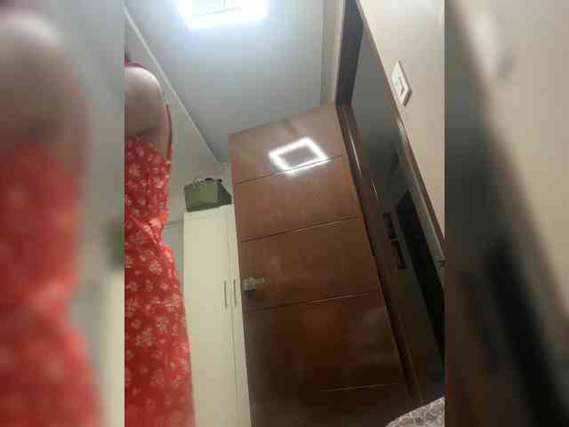 LLeYaBella webcam
