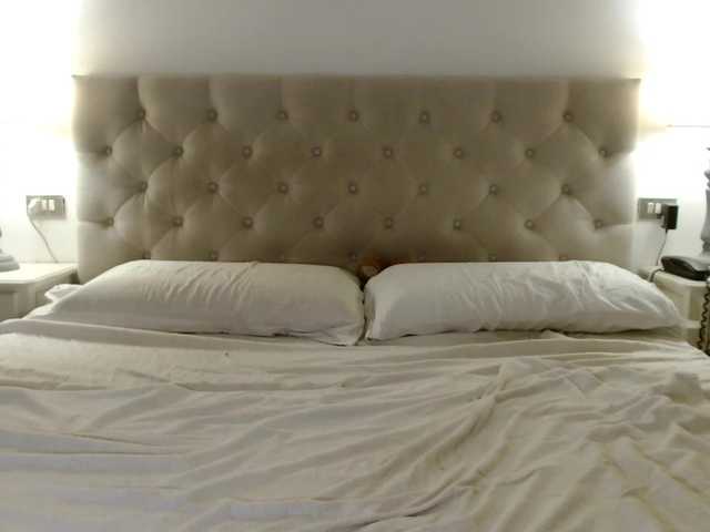 Perri-Shy's BongaCams show and profile