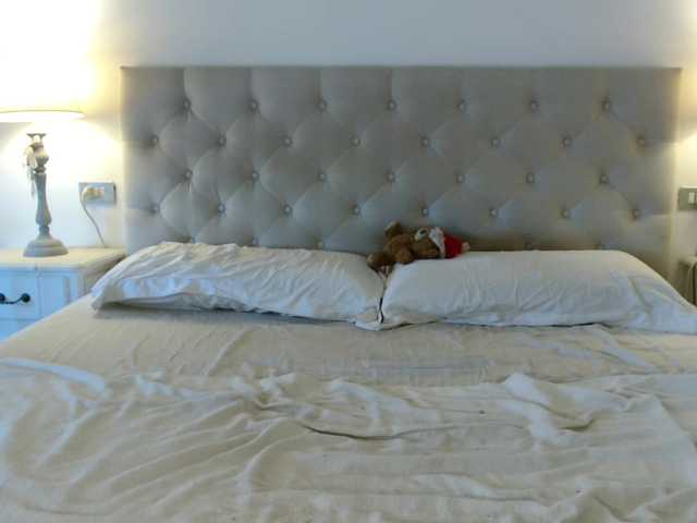 Perri-Shy live cam on BongaCams