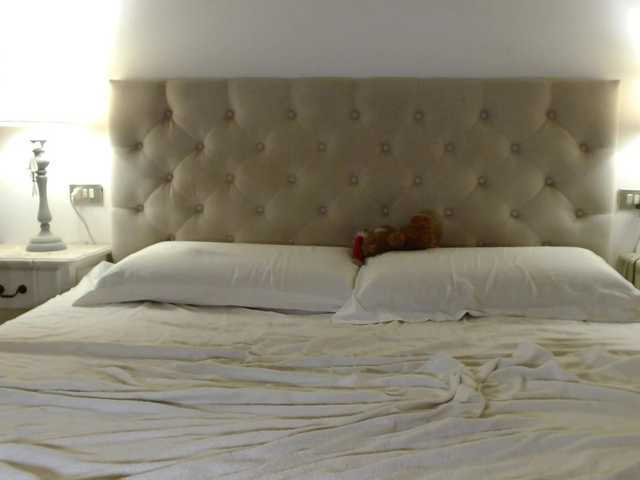 Perri-Shy live cam on BongaCams