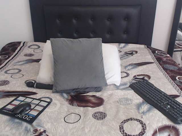 katiehotx live cam on BongaCams