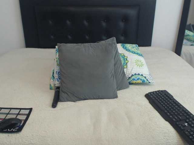 katiehotx live webcam show