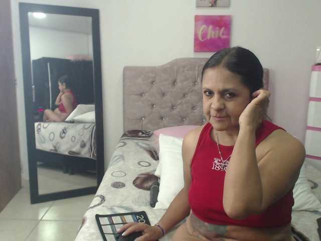 katiehotx live cam on BongaCams