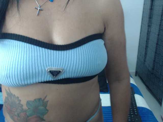 katiehotx live cam on BongaCams