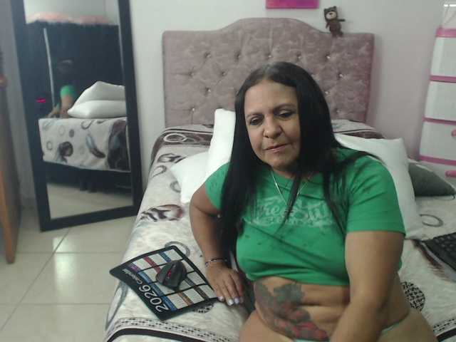 katiehotx live cam preview