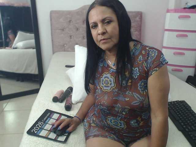 katiehotx live cam on BongaCams