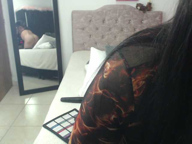 katiehotx live cam on BongaCams