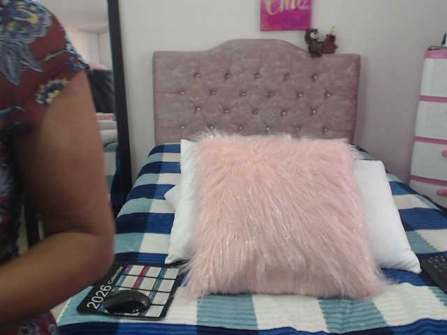 katiehotx live cam on BongaCams