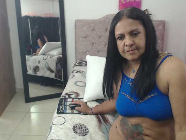 katiehotx, en vivo ahora en BongaCams