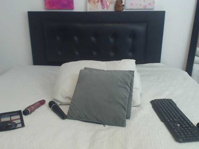 katiehotx live cam on BongaCams