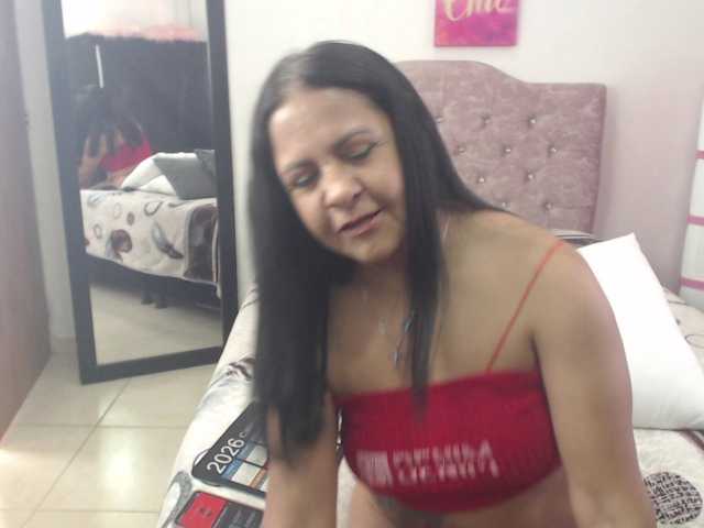 katiehotx live cam on BongaCams