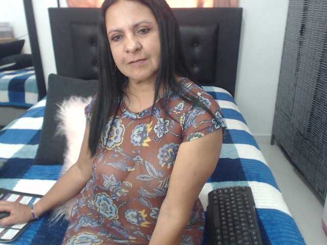 katiehotx live cam on BongaCams