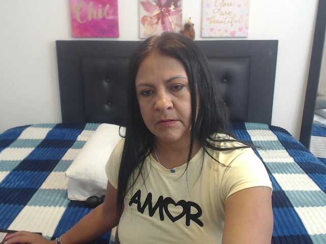 katiehotx cam belle