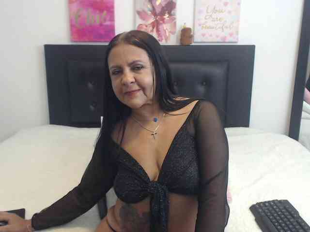 katiehotx webcam