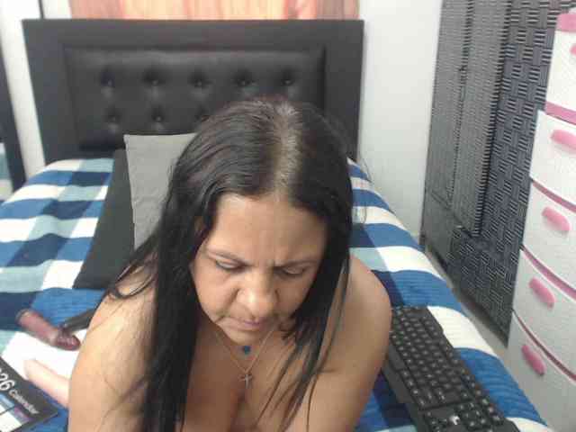 katiehotx webcam