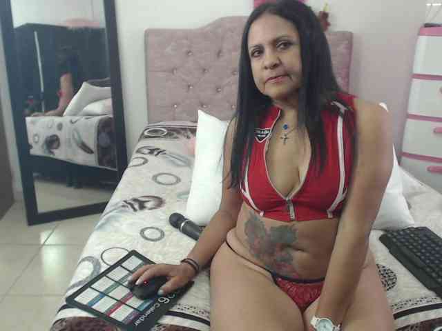 katiehotx katiehotx