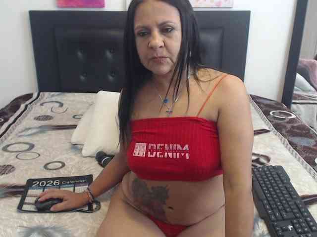 katiehotx webcam