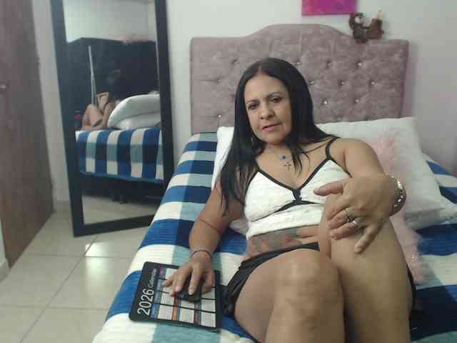 Modelo: katiehotx
