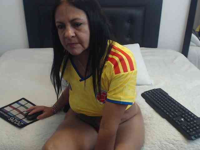katiehotx webcam